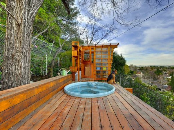 aménagement-terrasse-bain à remous-revetement-sol-bois